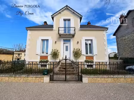 maison rénovée de 115 m²  située à 5 minutes à pied du centre-vi