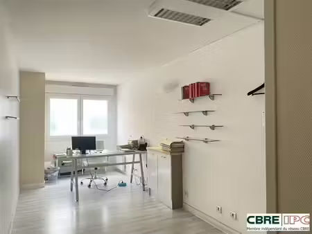 location bureau bayonne 63 m²