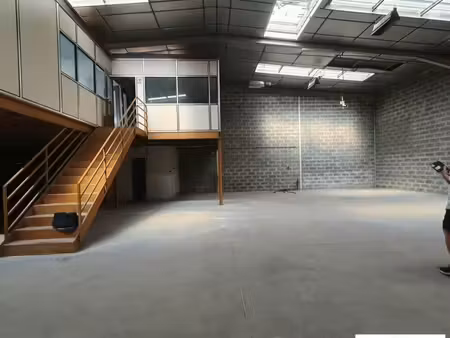 location local d’activités eybens 38320 365m²