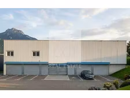 location commerce saint egreve 38120 637m²