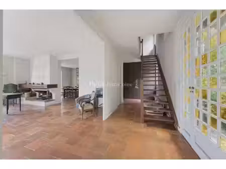 propriété de 235 m2 avec plus de 5 000 m2 de terrain à cambes