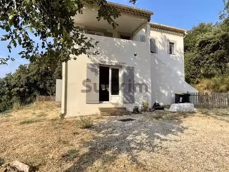 villa sur 2 niveaux avec vue