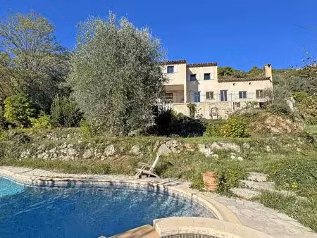exclusivite st jeannet - villa de 160 m2 avec piscine et vue dégagée