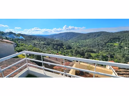 vente immeuble 5 pièces 96 m² à claviers (83830)  244 000 €