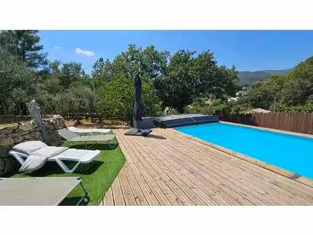 maison unifamilialle ou deux logements  terrain 1900 m2   piscine