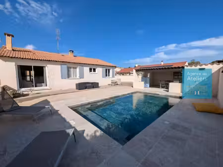 vendu par l'agence villa 3 chambres plain-pied avec piscine et