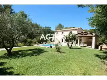 belle bastide provençale à salon de provence