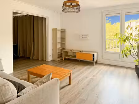 à louer – appartement meublé t4 avec balcon et cave