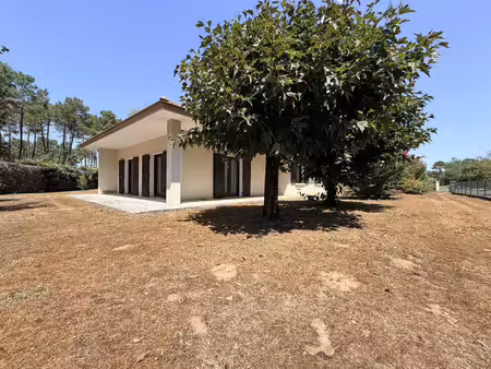 à seulement 3 km de labrit maison de plain-pied alliant confort et modernité
