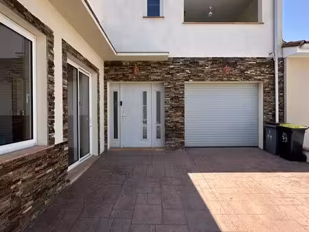 maison 3 chambres  garage  sous-sol  terrasses