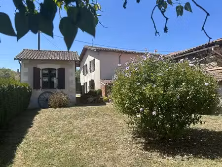 maison de hameau au bord de la charente