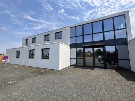 à louer bureau 130 m² – 1 480 € |angles