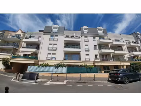 bel appartement de 4 pièces en centre ville avec balcon  box et cave