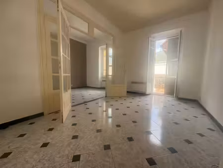 appartement 5 pièces en plein centre de tende