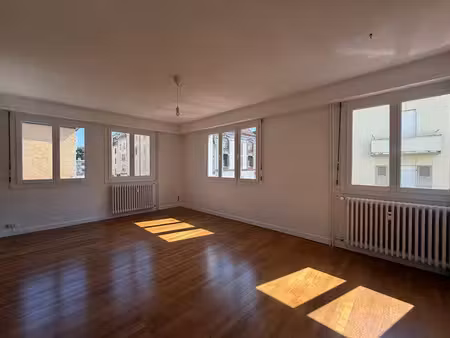 vente appartement 5 pièces 93.54 m² à lons-le-saunier (39000)  114 200 €