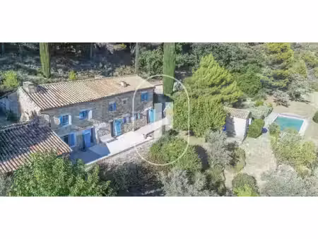 maison avec piscine et terrasse faucon (84)