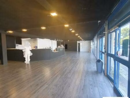 location commerce saint egreve 38120 635m²