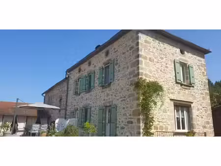 maison en pierres renovee proche figeac (lot)