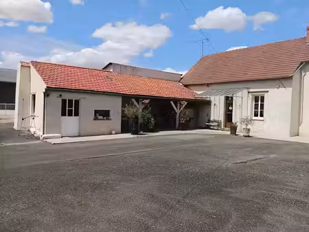 location maison 5 pièces 101.52 m² à le malesherbois (45330)  800 €