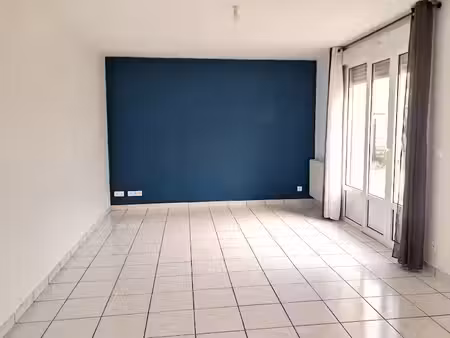 location maison 4 pièces 98.55 m² à sens (89100)  780 €