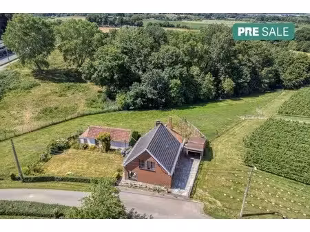 grond te koop in heuvelland met 3 slaapkamers