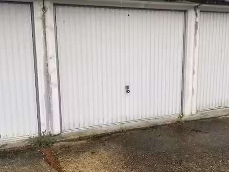 location parking 12 m² à ozoir-la-ferriere (77330)  122 €
