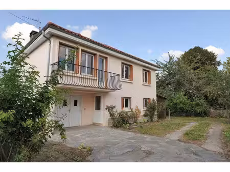 location maison 5 pièces 140 m² à clermont-ferrand (63000)  1 380 €