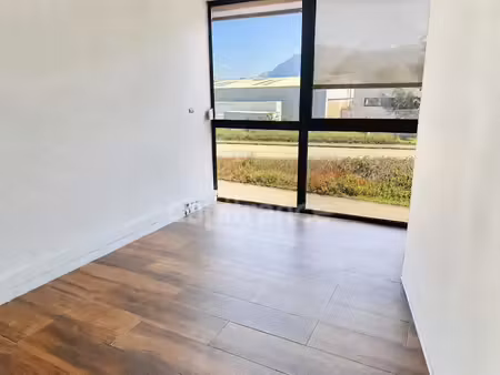 location locaux professionnels 1 pièce 13 m² à la roche-sur-foron (74800)  720 €
