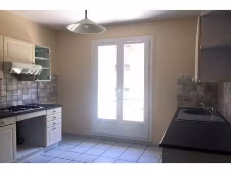 location appartement 2 pièces 54m2 grenoble 38000 - 668 € - surface privée