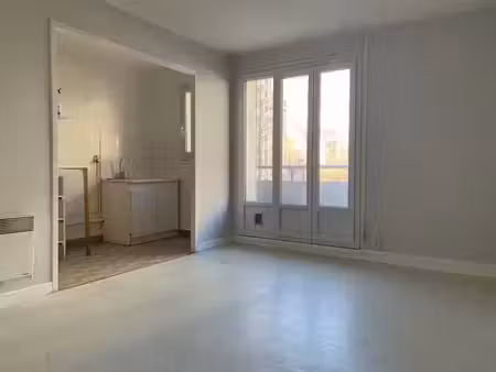 location appartement 4 pièces 63m2 grenoble 38000 - 797 € - surface privée