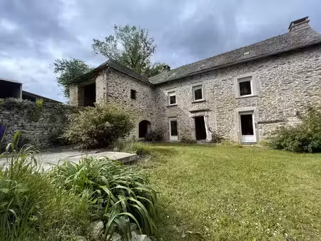 location maison de village manhac 12160 - - surface privée
