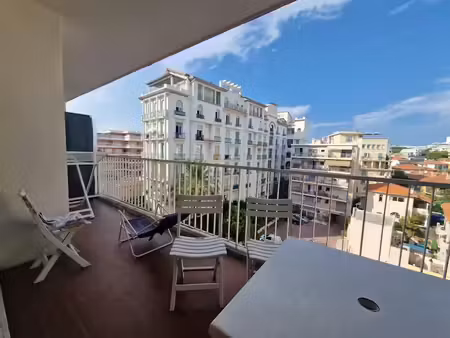 location appartement 2 pièces 42 m² à antibes (06600)  900 €