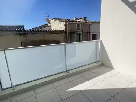 appartement t2 de 47m2 hab  terrasse et parking à bernis