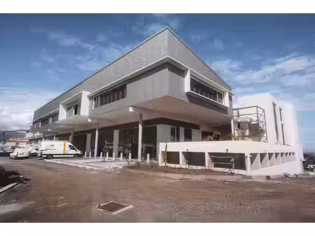 location local commercial