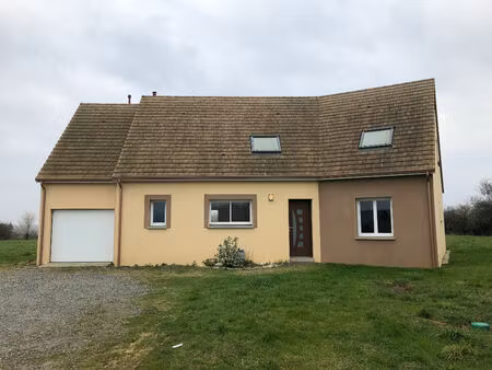 a louer - maison à fercé sur sarthe deux chambres et grand jardin