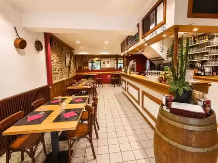 vente locaux professionnels 2 pièces 250 m² à laruns (64440)  170 000 €