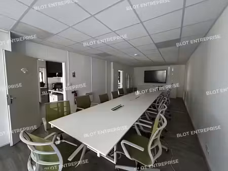 location bureaux 166 m²