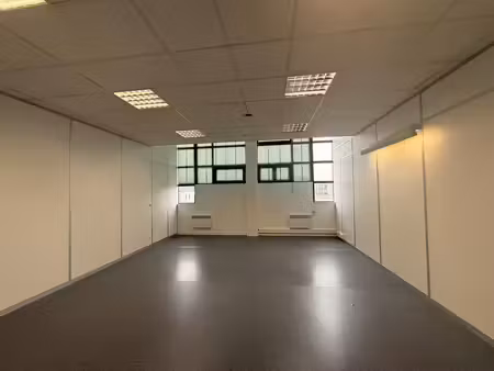 location bureaux 92 m²