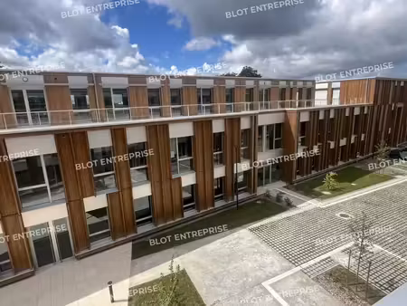 location bureaux 1 114 m²