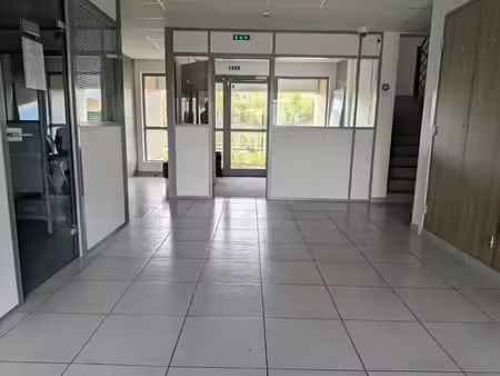 location bureaux 251 m²