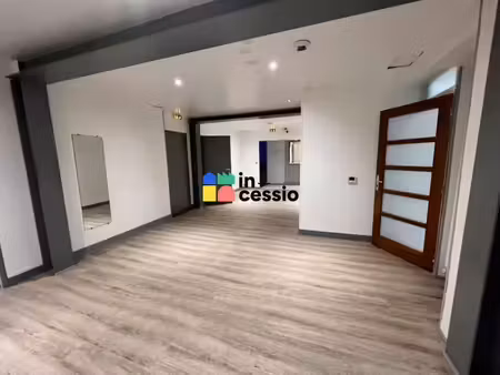 location bureaux 180 m²
