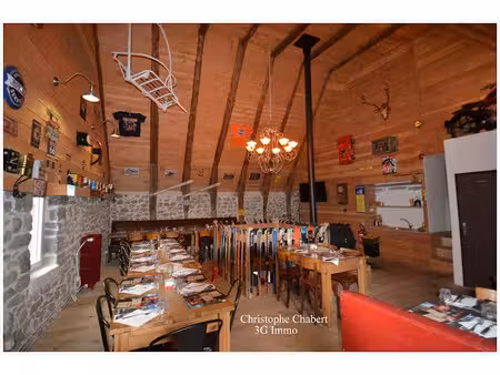vente locaux professionnels à le mont dore (63240)  650 000 €