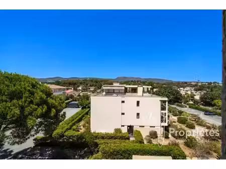 à vendre – bormes-les-mimosas / la favière : charmant studio à 7 minutes à pied de la...