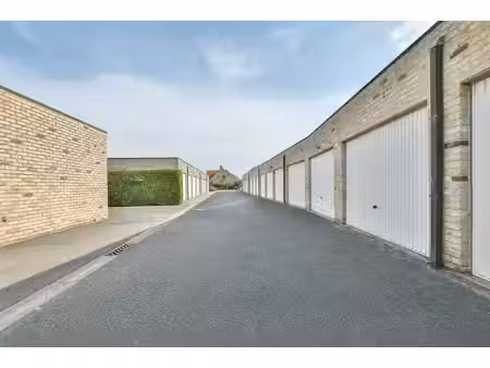 garage te koop in de haan