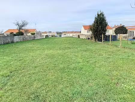 a vendre terrain constructible les magnils reigniers
