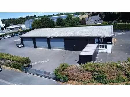 vente local d'activités 1 560 m²