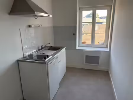 location appartement 2 pièces 42 m² à évron (53600)