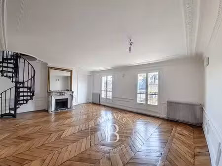 appartement de luxe de 3 chambres en location à saint-germain  odéon  monnaie  paris  île-