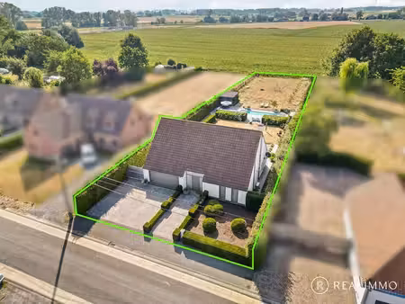 villa intemporelle sur 1.892m² avec piscine !