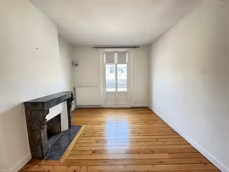 location appartement 3 pièces 76.84 m² à angers (49000)  1 050 €